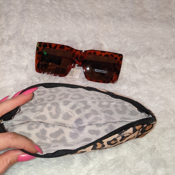 Nwt Kendall & Kylie animal print pouches/cosmetic bag w/ animal print sunglasses - Picture 5 of 16